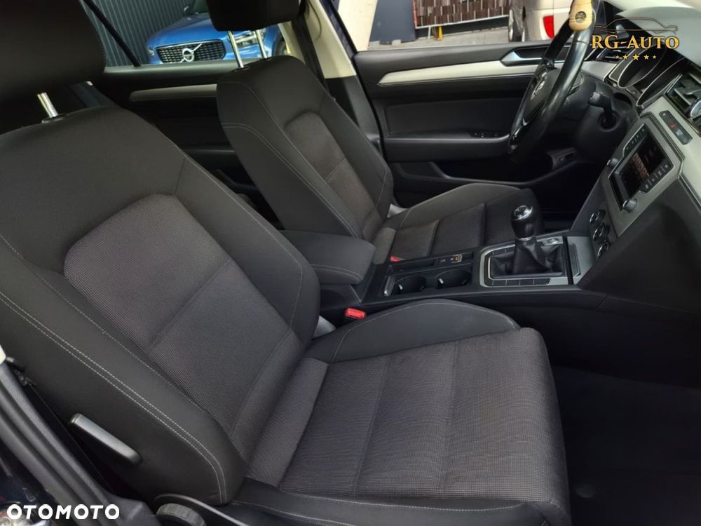 Volkswagen Passat - 27