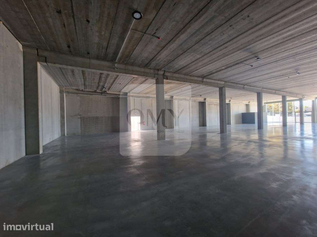 Armazém novo de 789 m2 junto à Zona Industrial de Vila Real - Grande imagem: 4/11