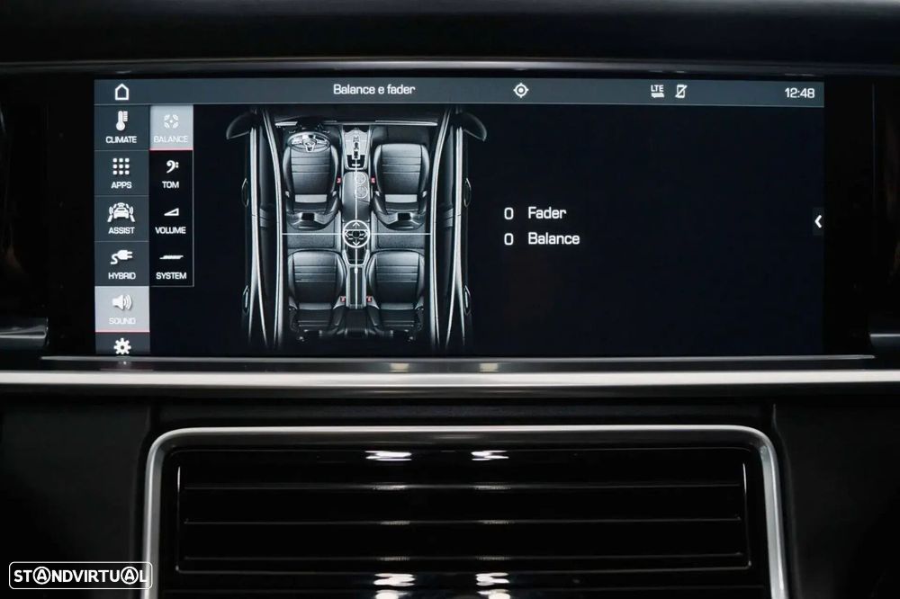 Porsche Panamera 4 E-Hybrid Platinum Edition - 32