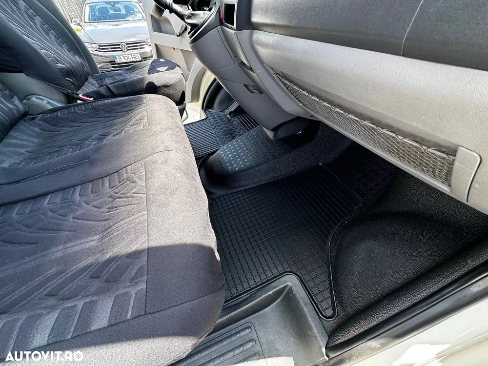 Volkswagen Transporter T5 1.9tdi - 12