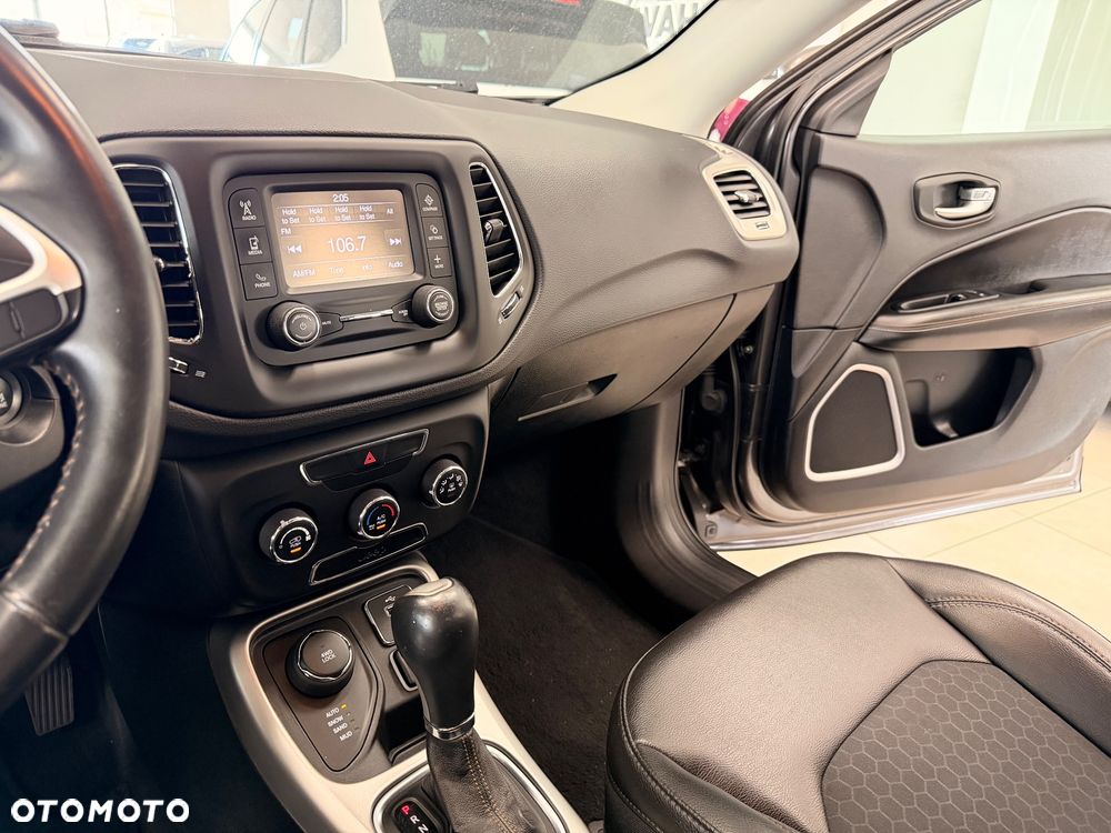 Jeep Compass 2.4I 4x4 CVT Limited - 25