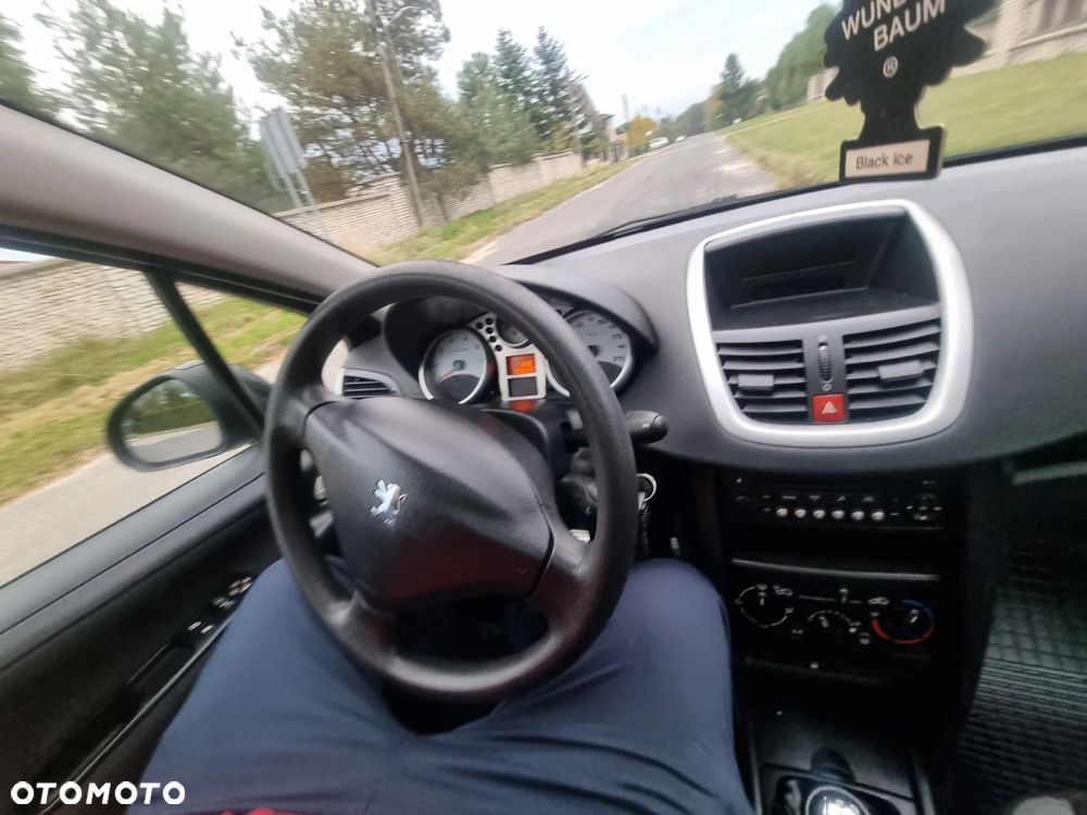 Peugeot 207 1.4 16V Presence - 31