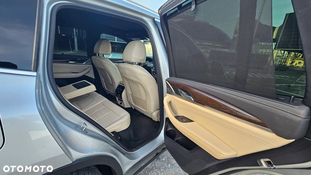 BMW X3 xDrive30i Luxury Line - 25