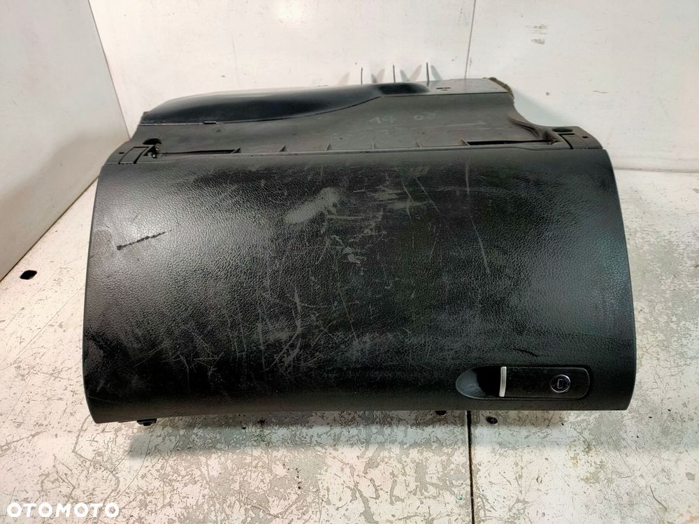 schowek pasażera audi a4 b6 czarny soul - 1