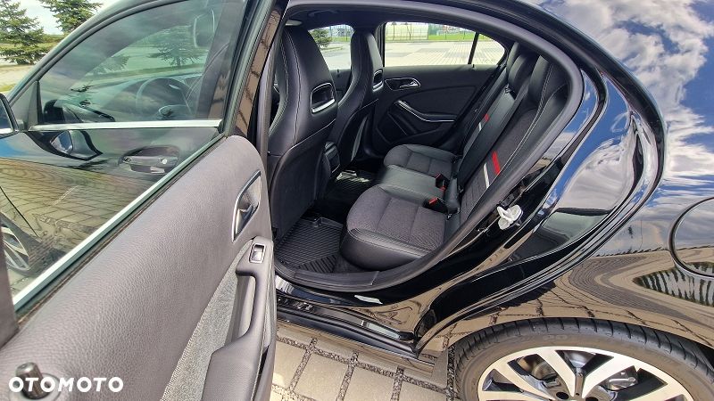 Mercedes-Benz Klasa A 180 CDI (BlueEFFICIENCY) Urban - 36