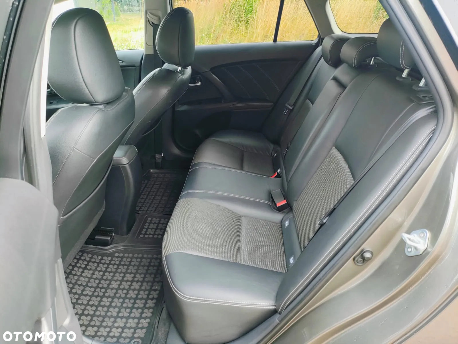 Toyota Avensis 2.0 D-4D Premium - 5