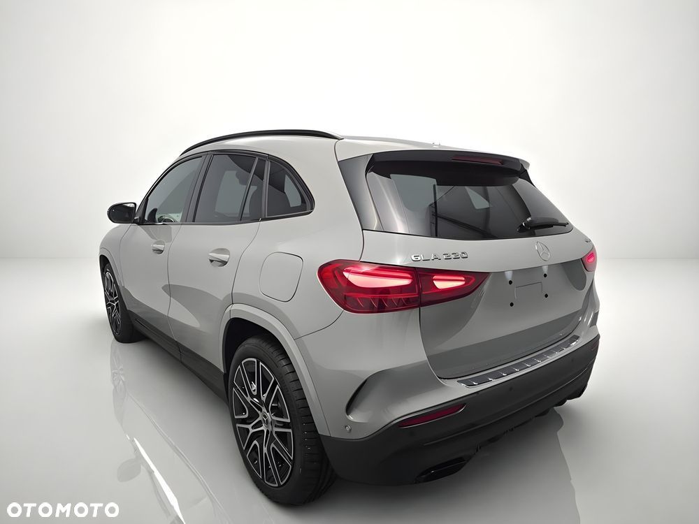 Mercedes-Benz GLA 200 mHEV AMG Line 7G-DCT - 8