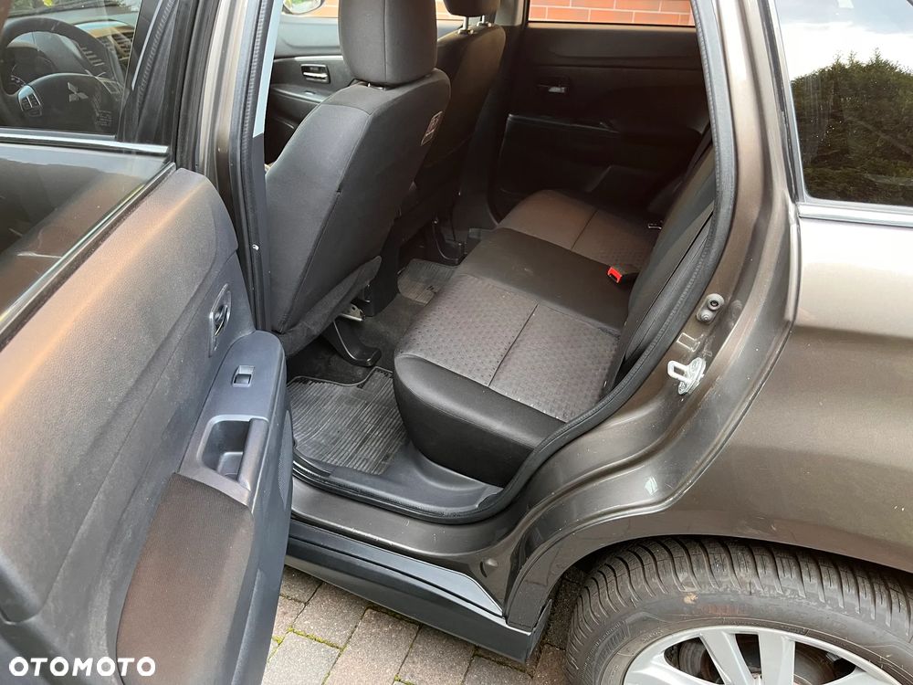 Mitsubishi ASX 1.6 2WD 35 Jahre - 12