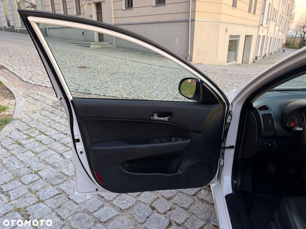 Hyundai i30 i30cw 1.4 Edition 20 - 22