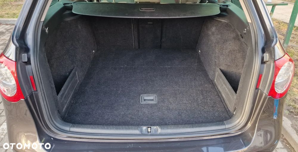 Volkswagen Passat 2.0 TDI DPF Comfortline - 13