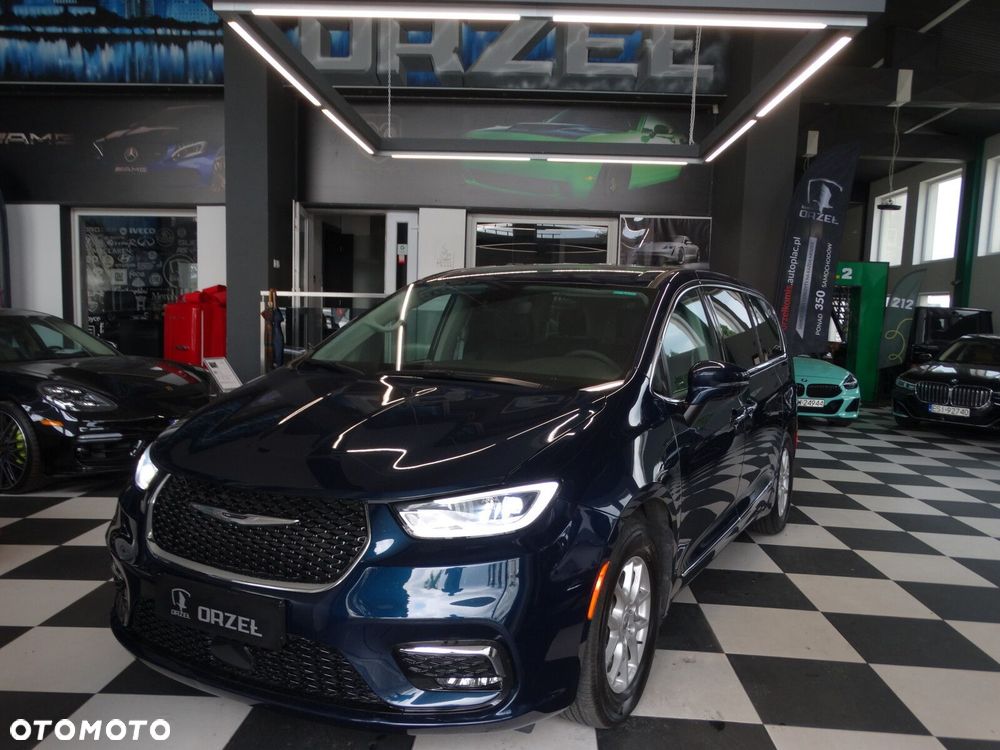 Chrysler Pacifica - 1