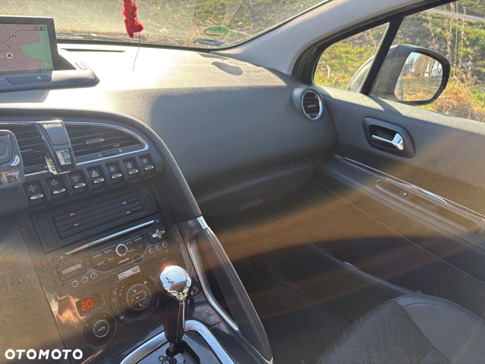 Peugeot 3008 HDi FAP 165 Automatik Allure - 4