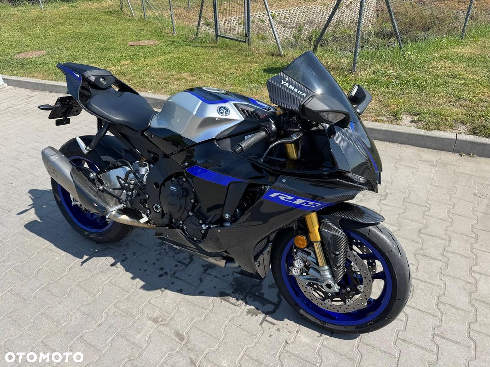 Yamaha R1 - 3