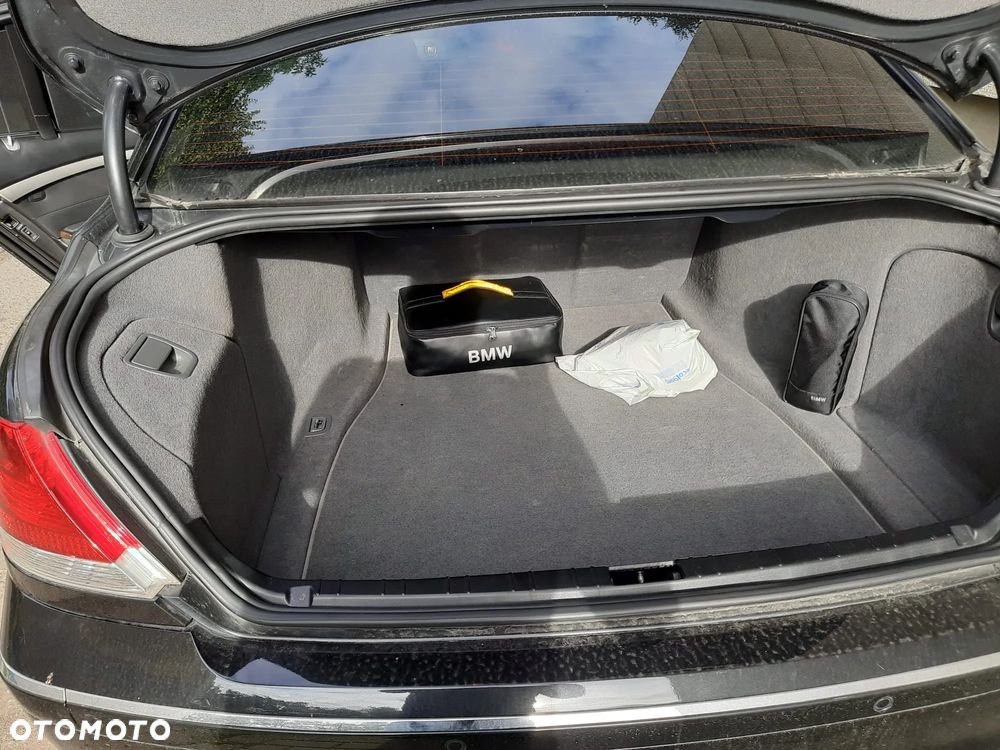 BMW Seria 7 750i - 17