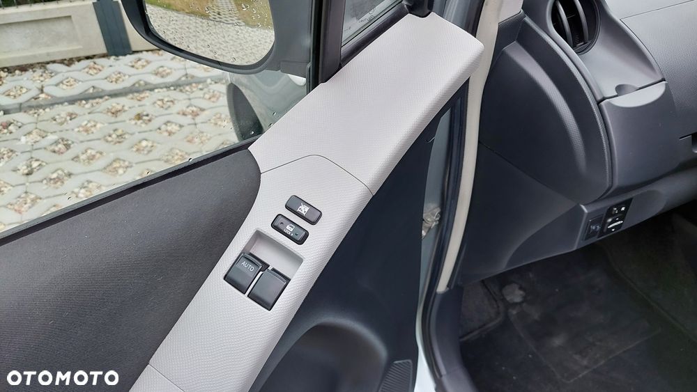 Toyota Yaris - 10