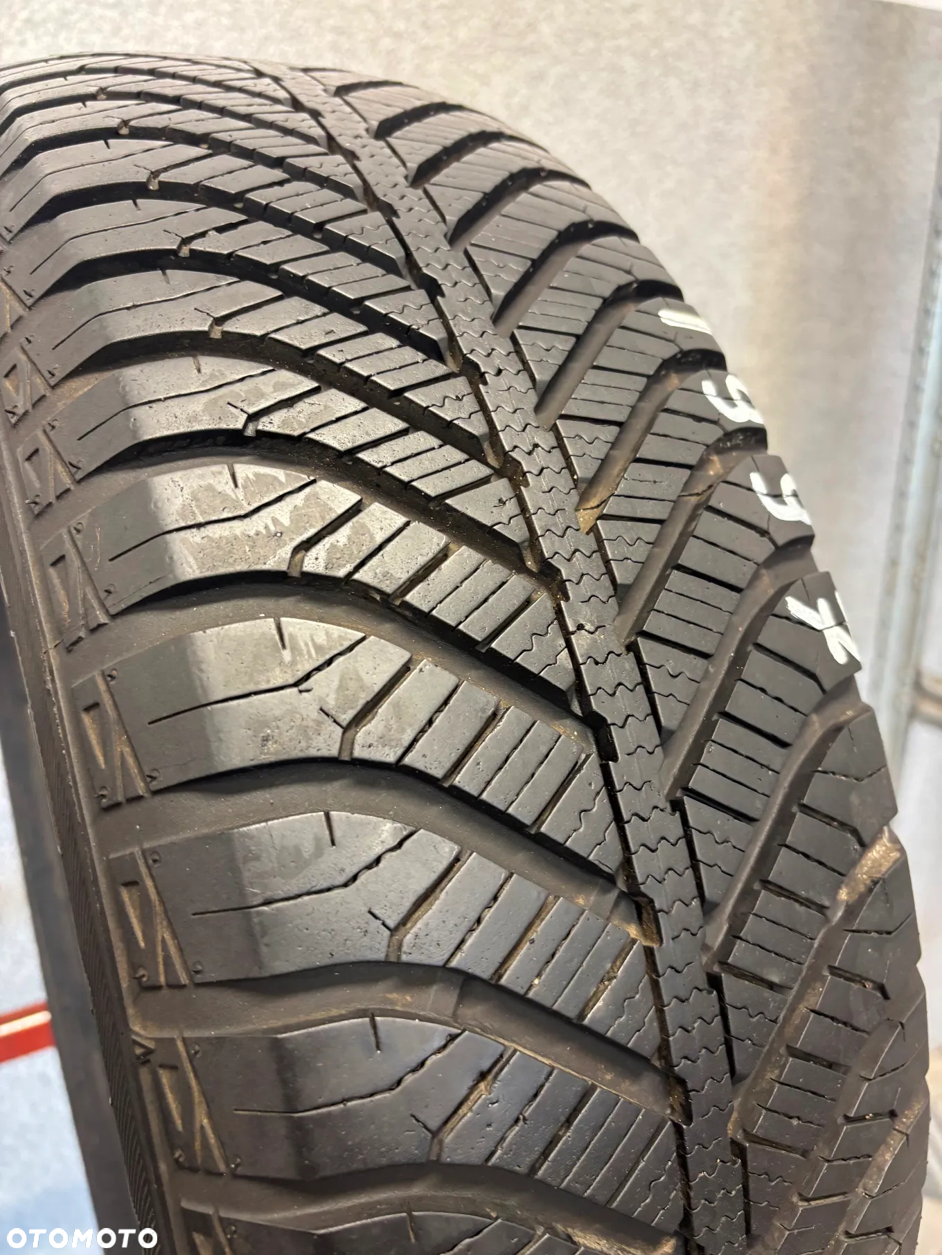 1 OPONA CAŁOROCZNA GOODYEAR 195/65/15 91H  M+S - 2