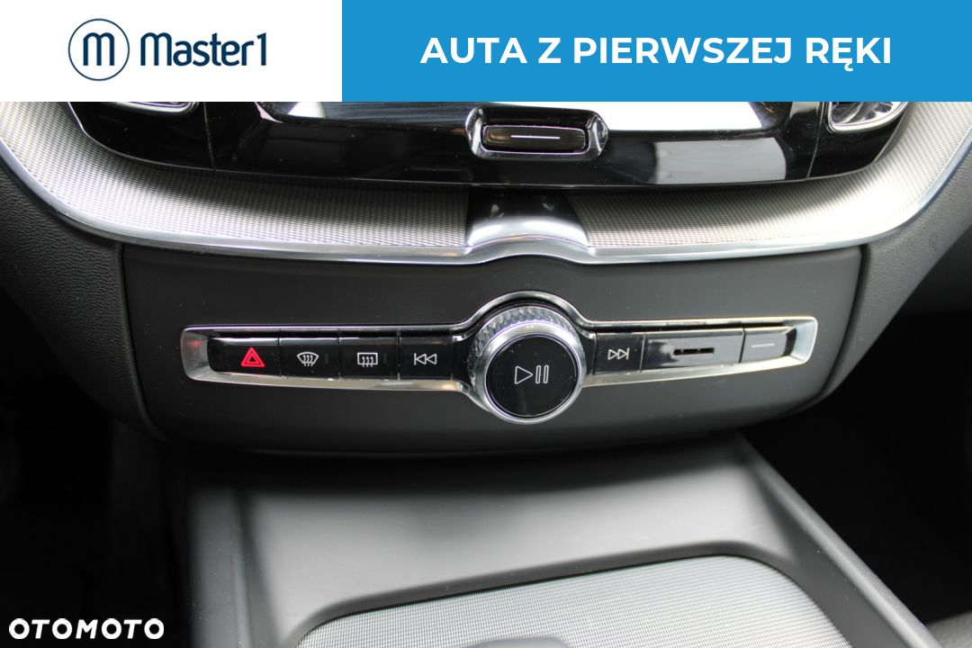Volvo XC 60 B4 D AWD Plus Bright - 17