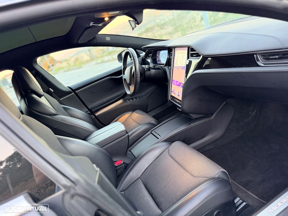 Tesla Model S - 11
