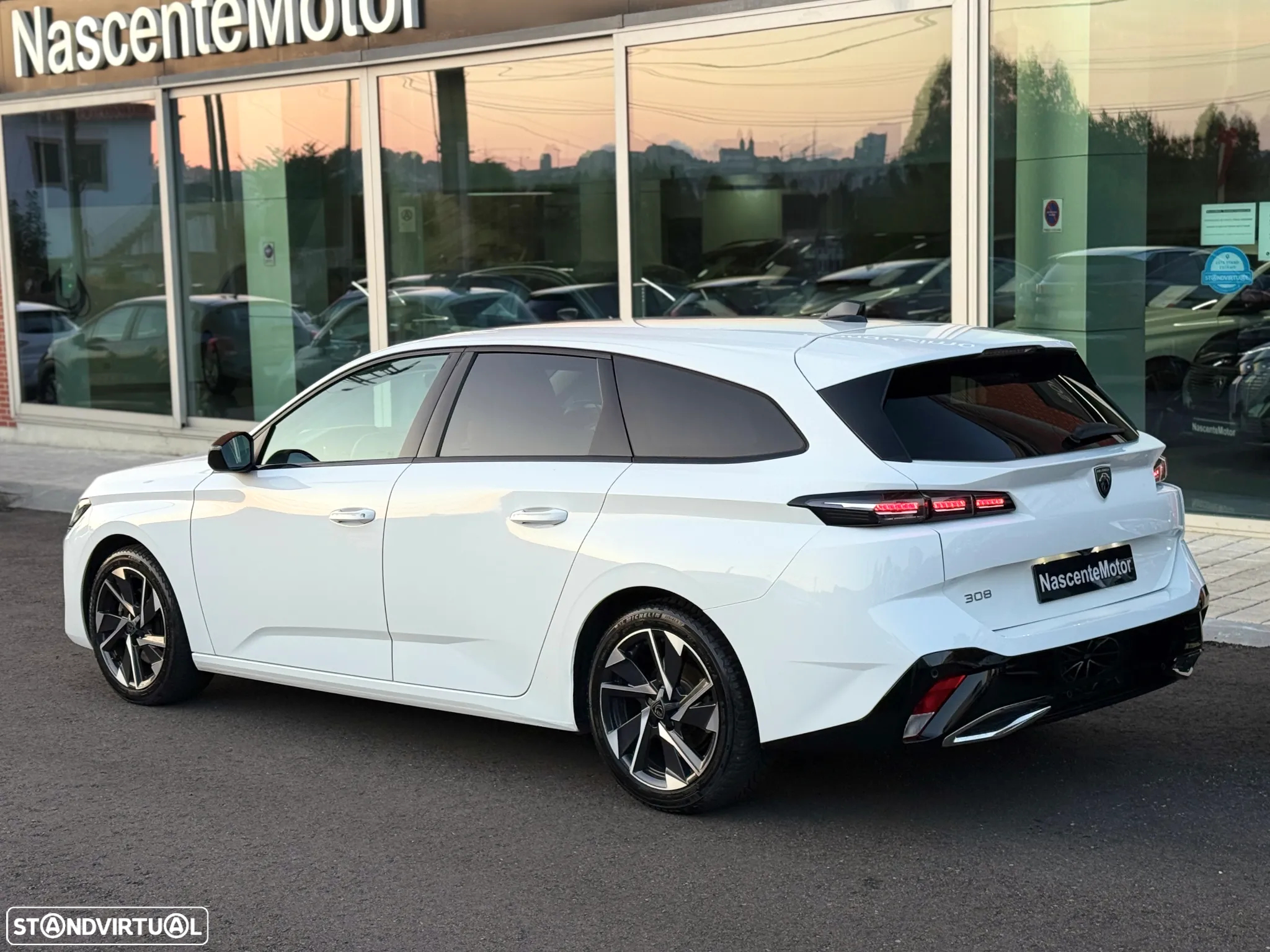 Peugeot 308 SW 1.2 PureTech Allure EAT8 - 11