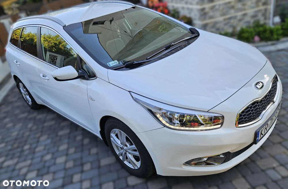 Kia Ceed - 4