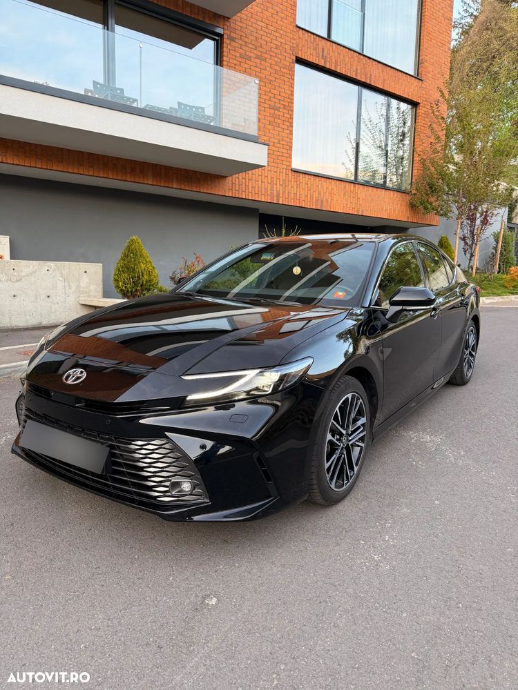 Toyota Camry 2.5 HEV Luxury - 2