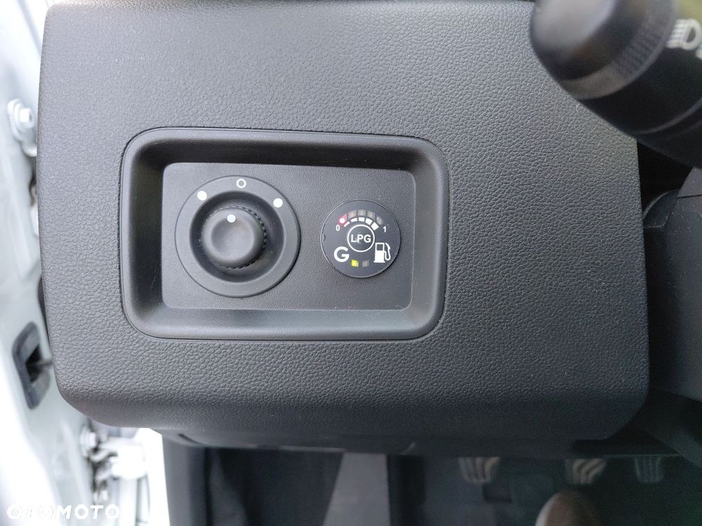 Dacia Duster 1.6 SCe Comfort - 22