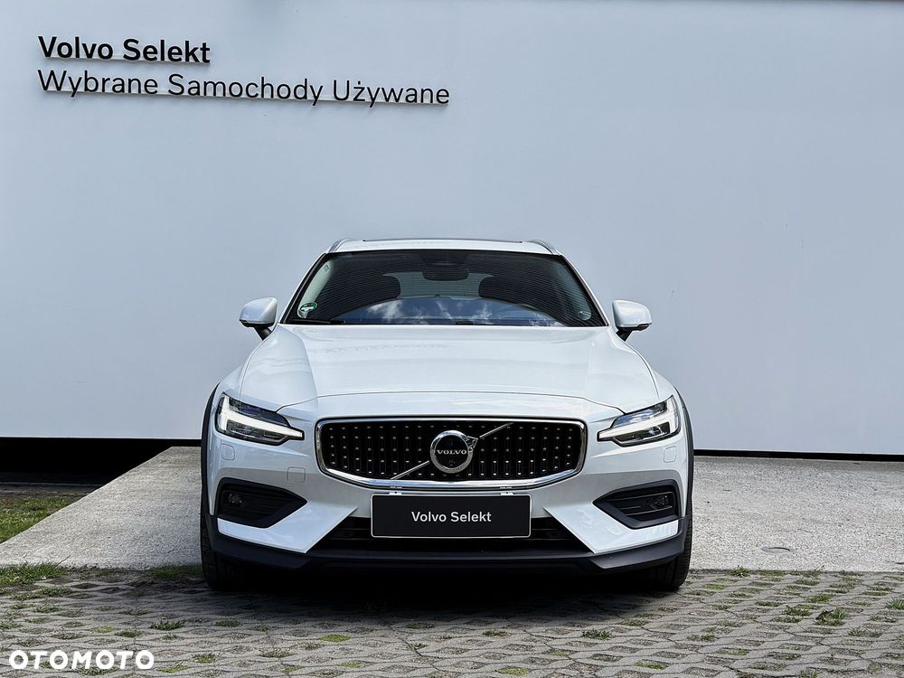 Volvo V60 Cross Country - 3