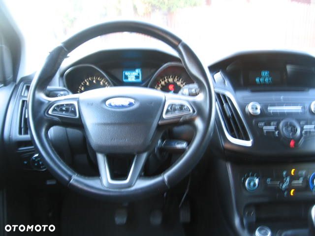 Ford Focus 1.6 Trend - 12