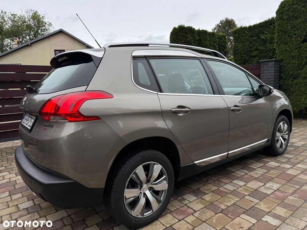 Peugeot 2008 1.2 Pure Tech Allure S&S - 6