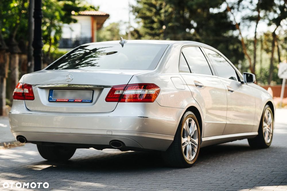 Mercedes-Benz Klasa E 350 4Matic 7G-TRONIC Elegance - 3