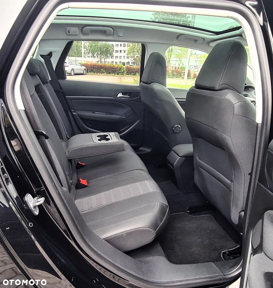 Peugeot 308 BlueHDi 130 Stop & Start Allure Business-Paket - 24