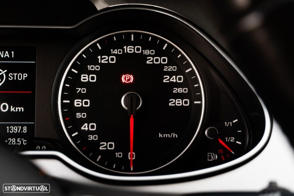 Audi A4 Avant 2.0 TDI Business Line S-line - 14