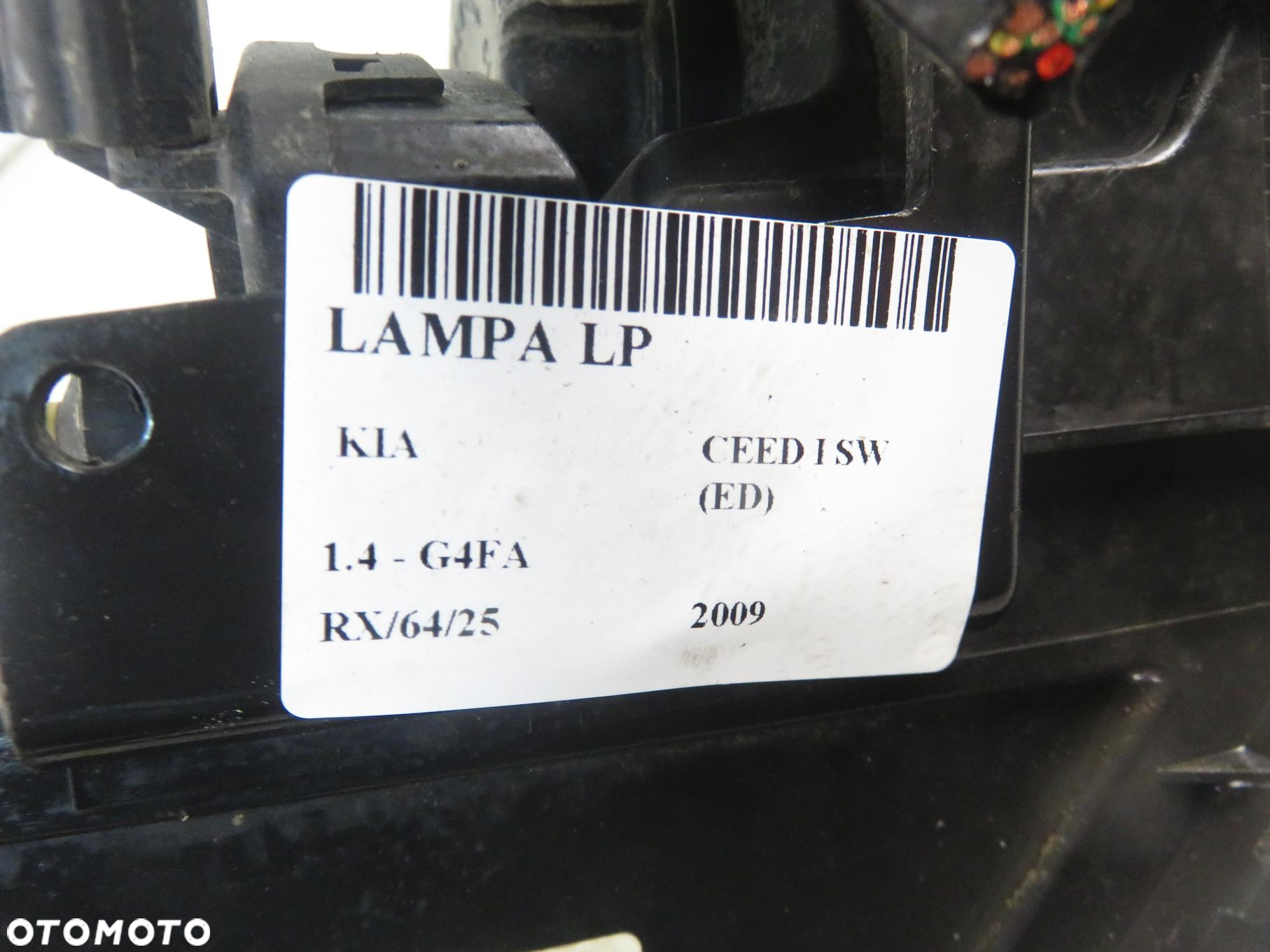 LAMPA LEWA PRZEDNIA KIA CEED I SW (ED) 921011H000 - 9