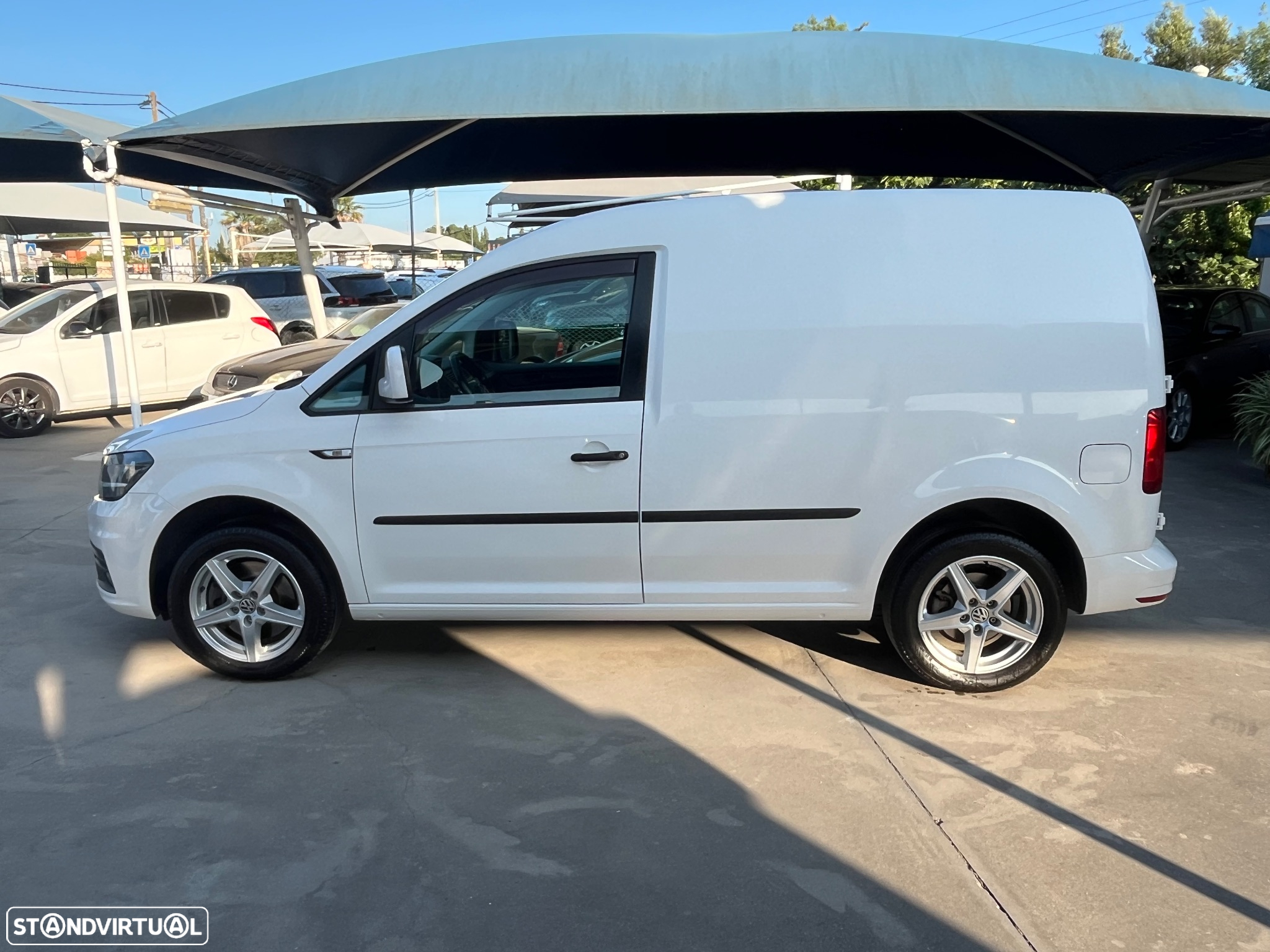 VW Caddy Van 2.0 TDi 150cv Confirtline - 10