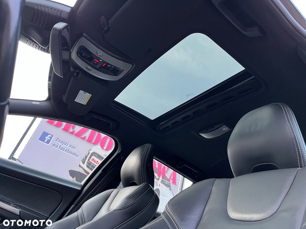 Volvo V60 D6 AWD Plug-in Hybrid R-Design Summum - 18