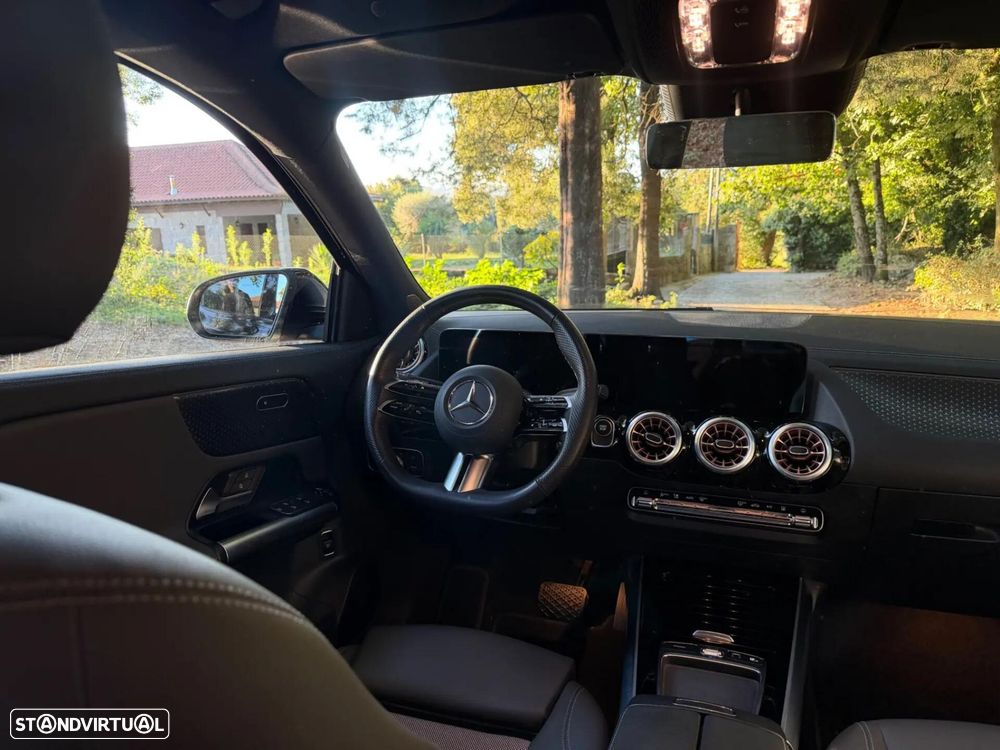 Mercedes-Benz EQA 300 4Matic AMG Line - 11