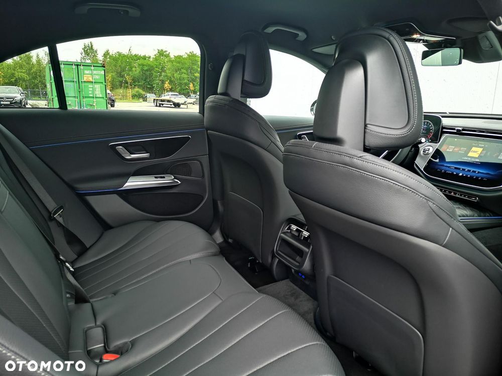 Mercedes-Benz Klasa E 300 de PHEV 4-Matic Exclusive 9G-Tronic - 12
