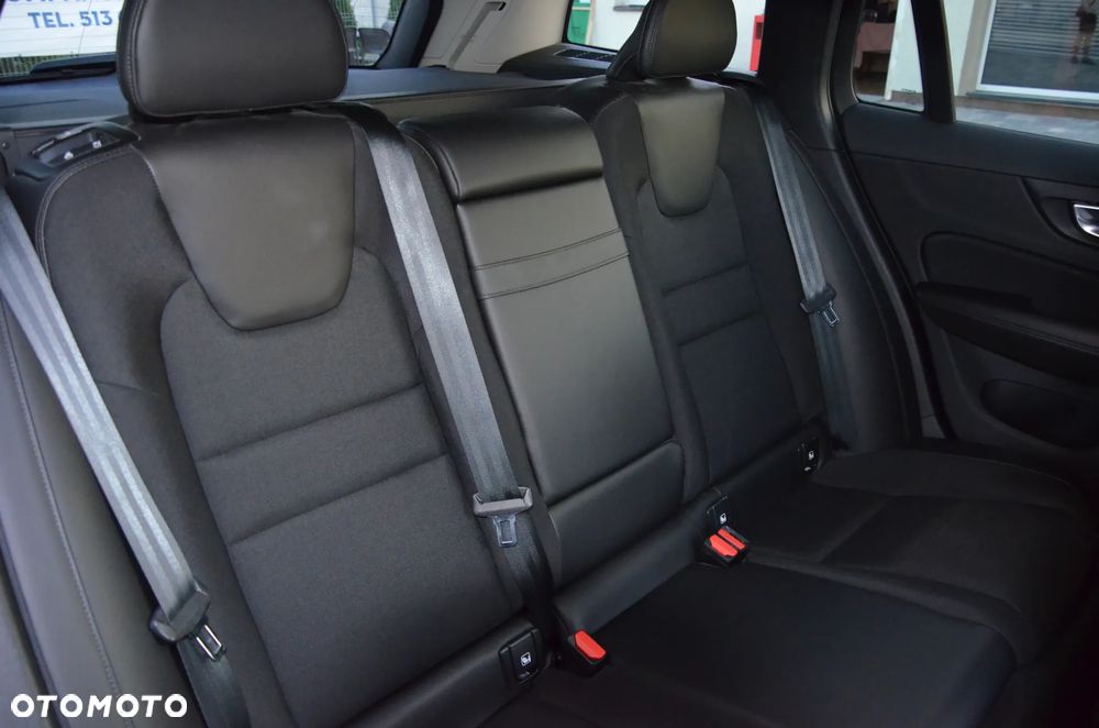 Volvo V60 Cross Country D4 AWD Geartronic Pro - 22