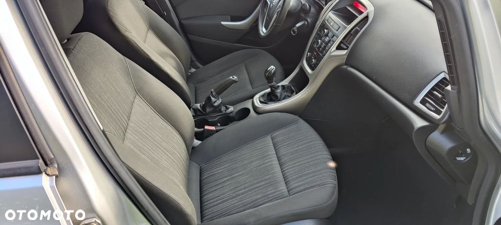 Opel Astra 1.6 Sports Tourer - 16