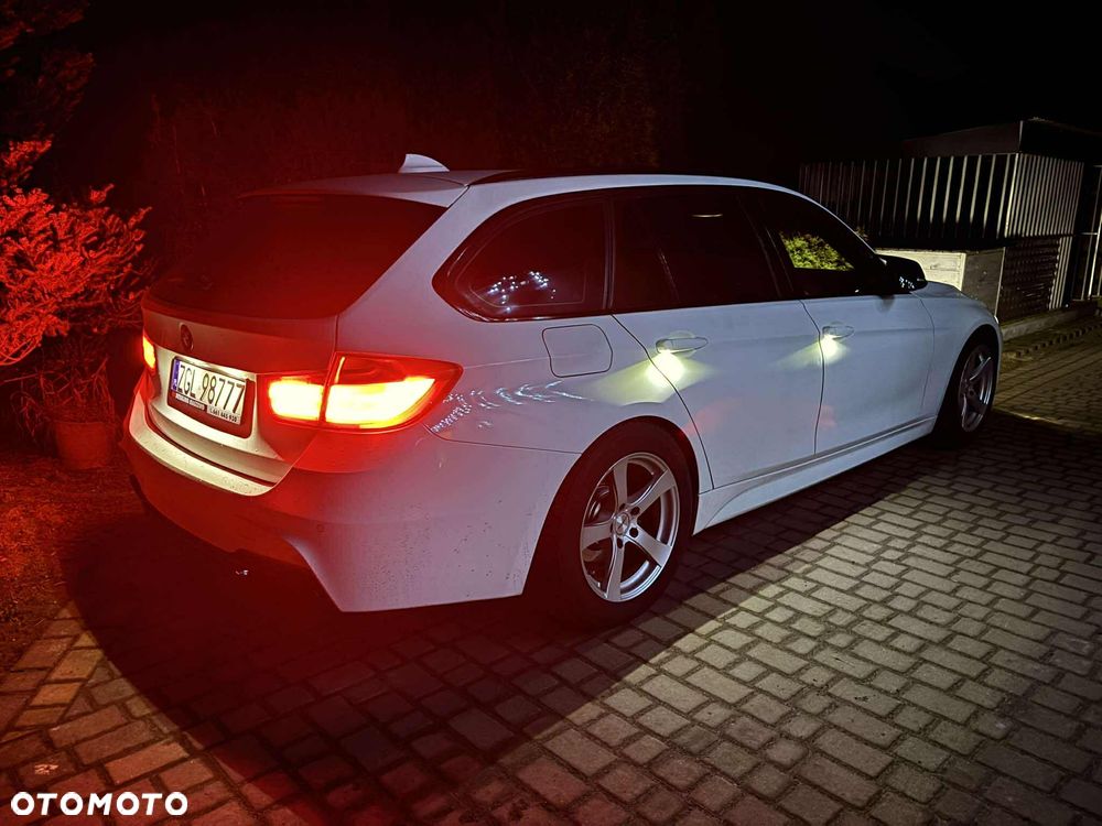 BMW Seria 3 325d M Sport - 16