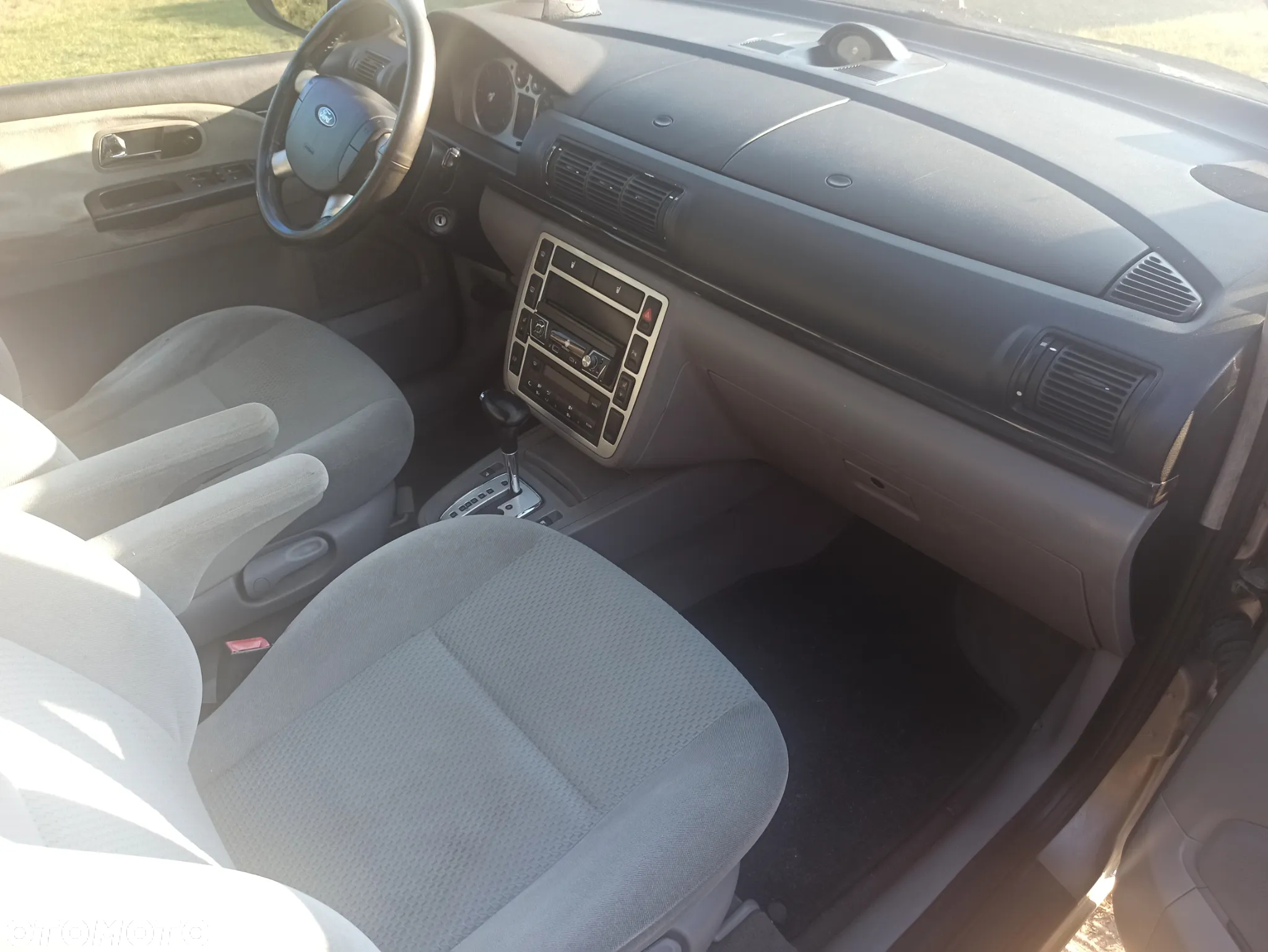Ford Galaxy 1.9 TDI Ghia X - 4