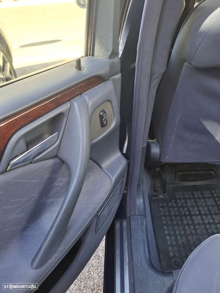 Mercedes-Benz E 200 Classic - 15