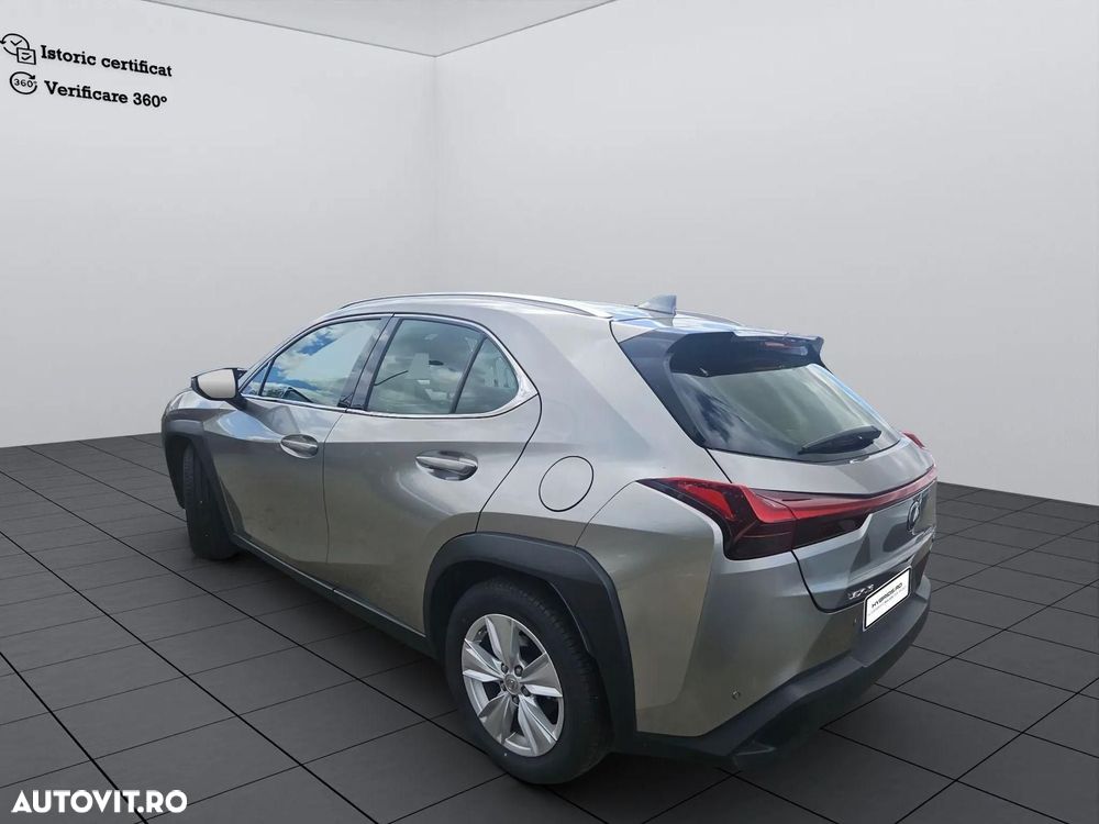 Lexus UX 250h Business Edition - 2