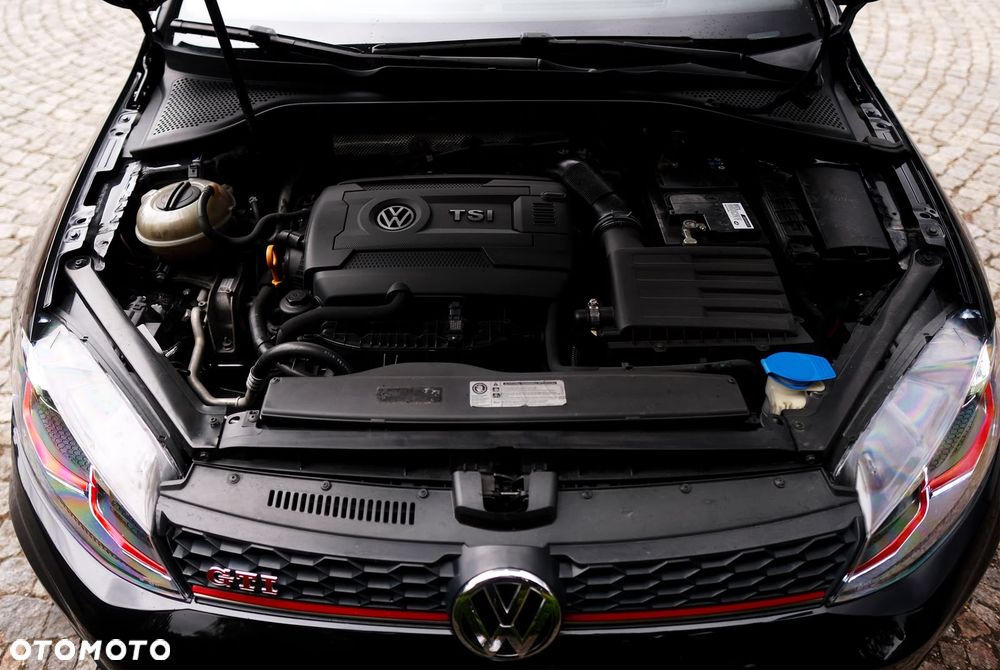 Volkswagen Golf - 16