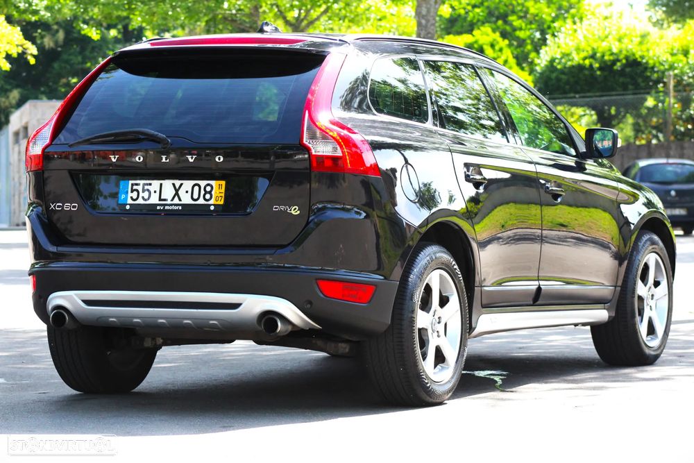 Volvo XC 60 2.0 D4 R-Design 139g Start/Stop - 11