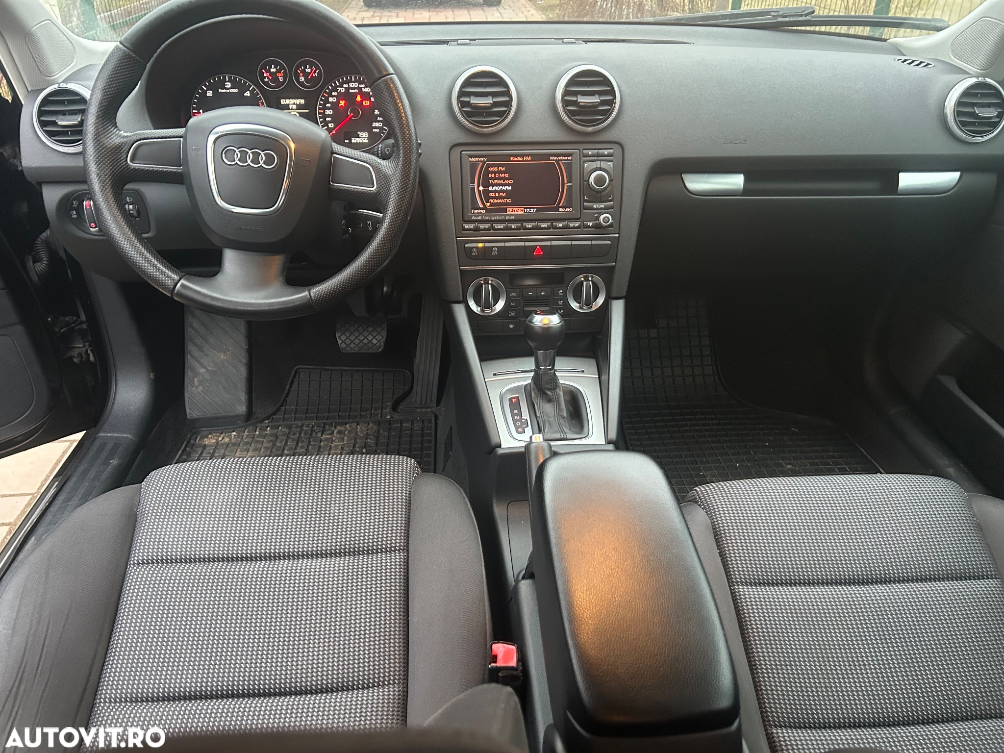 Audi A3 1.6 TDI Sportback DPF S tronic Ambition - 5