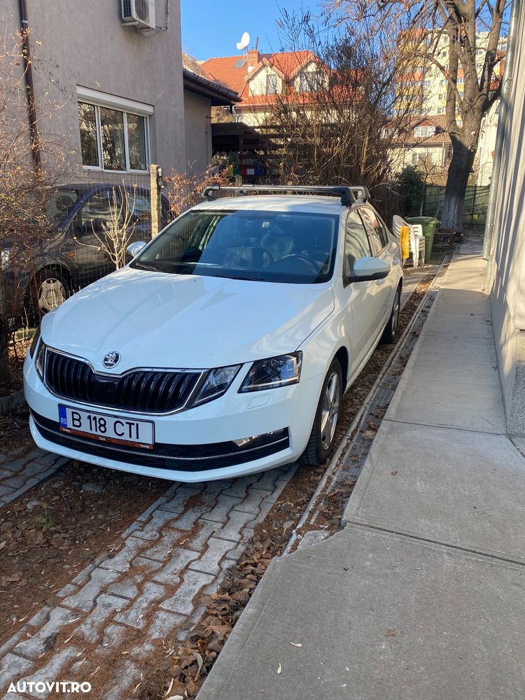 Skoda Octavia Combi Diesel 1.6 TDI Style - 1