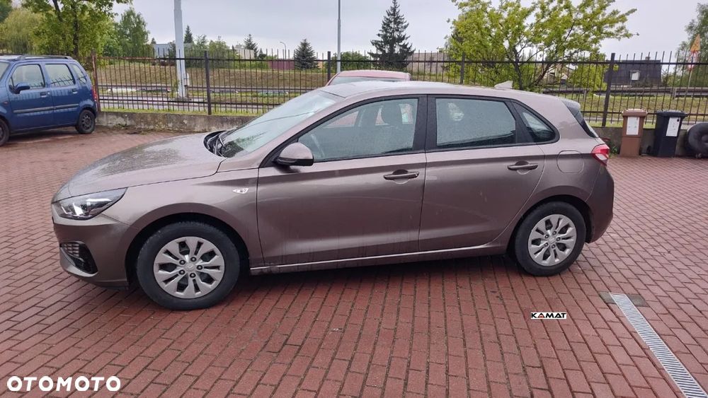 Hyundai i30 1.5 DPI Classic + - 12