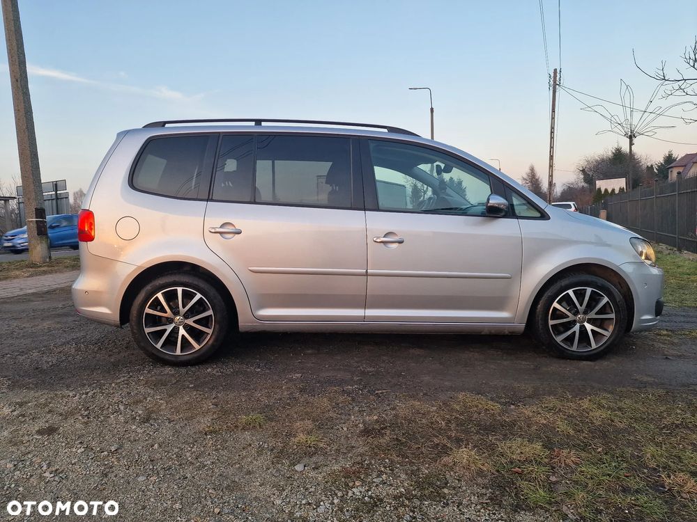 Volkswagen Touran 1.6 TDI DPF BlueMotion Technology Comfortline - 6