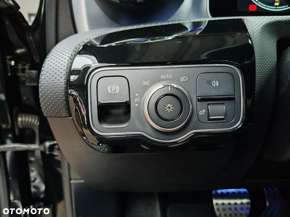 Mercedes-Benz Klasa A 200 AMG Line 7G-DCT - 22